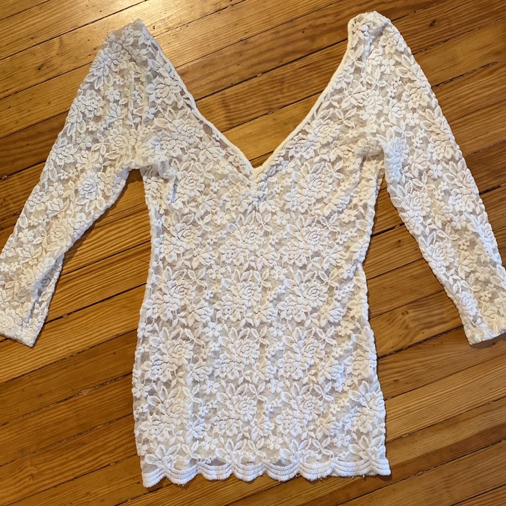 Lace 3/4 sleeve off white deep v top